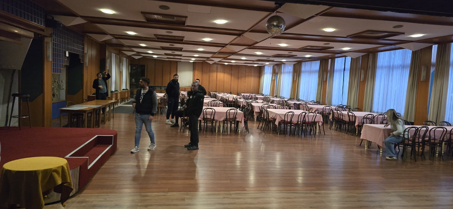Drugi pogled na unutrašnjost sale Hotela Saraj